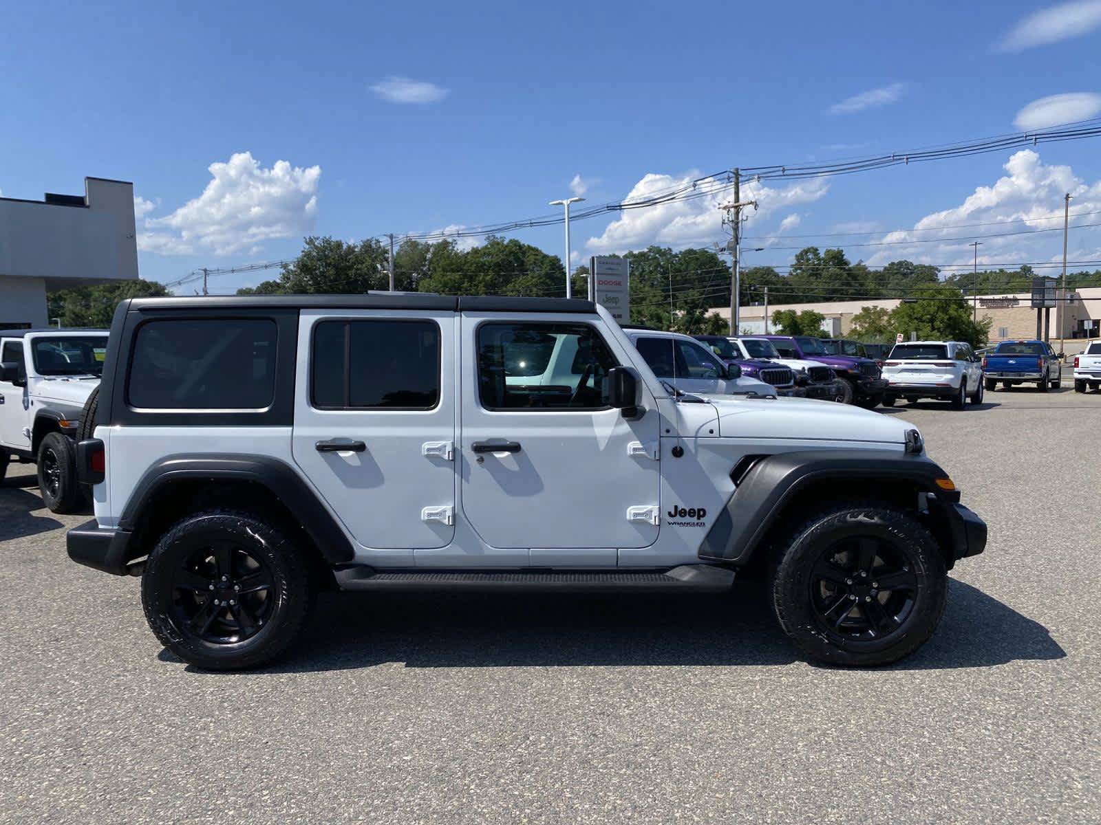 Used 2022 Jeep Wrangler Unlimited Sport AWD/4WD image 2