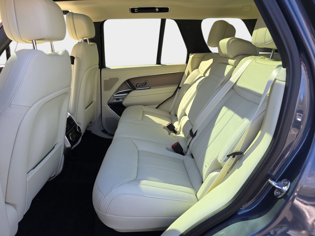 New 2026 Land Rover Range Rover SE image 14