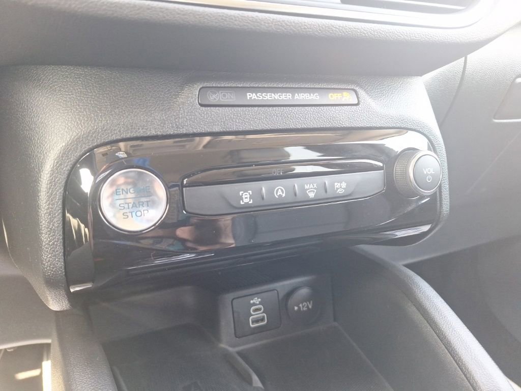 Used 2025 Ford Escape Platinum image 16