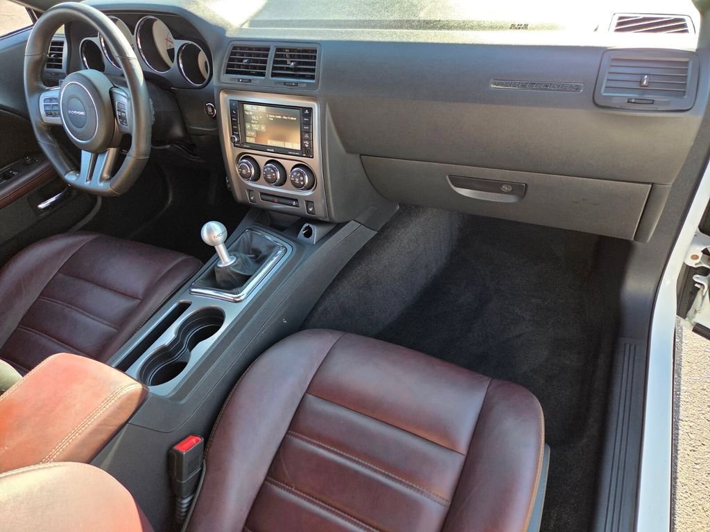 Used 2014 Dodge Challenger R/T RWD image 19