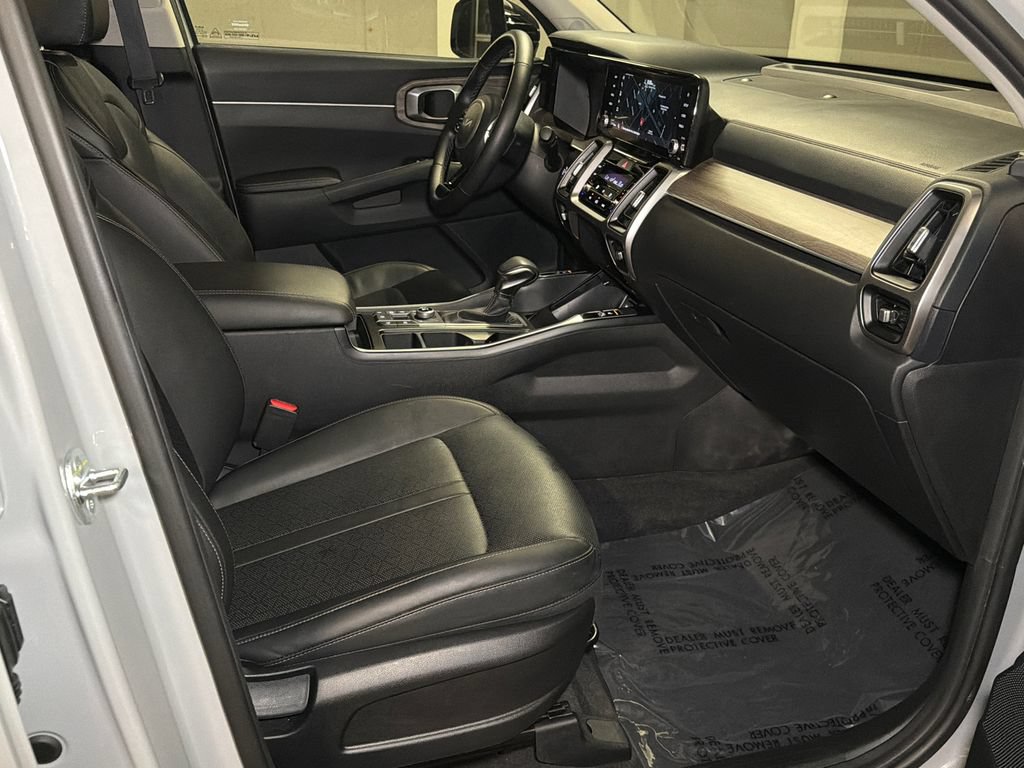 Certified 2022 Kia Sorento X-Line EX AWD/4WD image 12