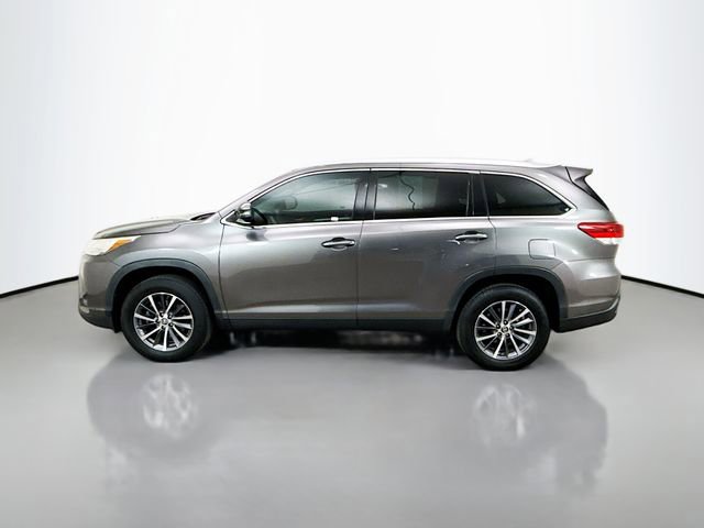 Used 2019 Toyota Highlander XLE image 4