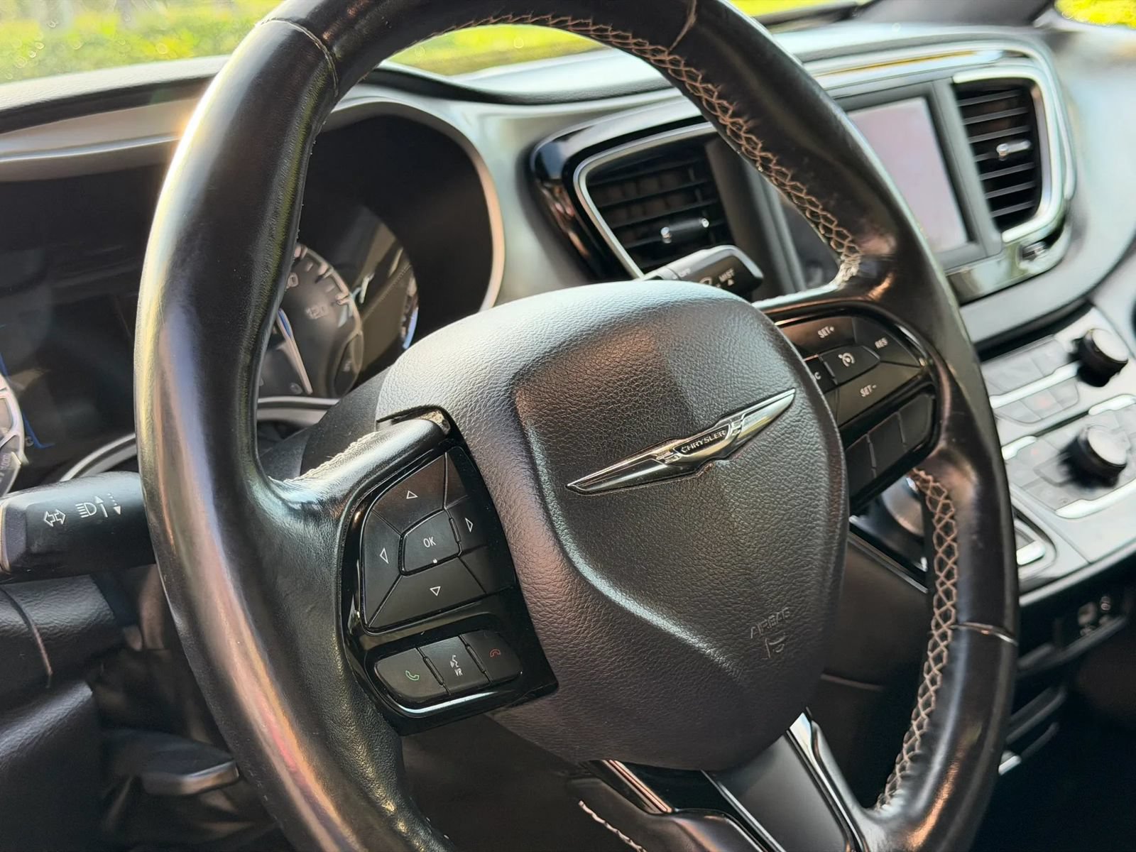 Used 2020 Chrysler Pacifica Touring w/ S Appearance Package FWD image 48