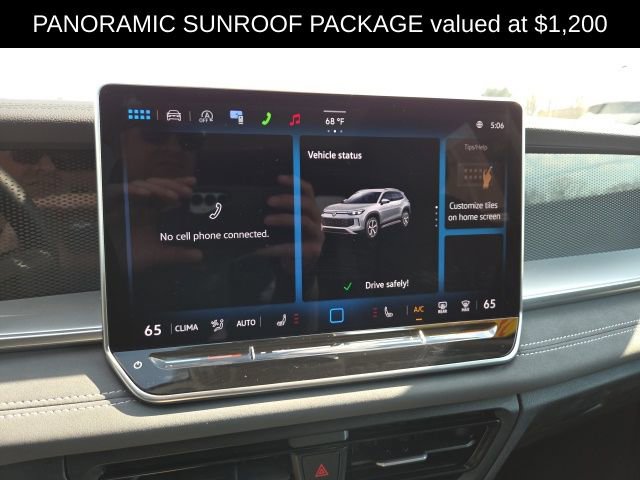 Used 2025 Volkswagen Tiguan SE w/ Panoramic Sunroof Package AWD/4WD image 16