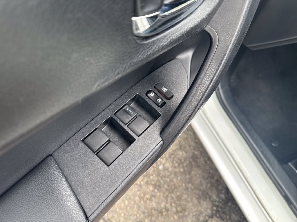 Used 2017 Toyota Corolla SE FWD image 12