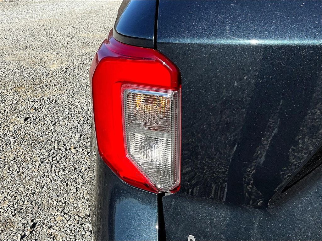 Used 2023 Ford Explorer XLT image 26