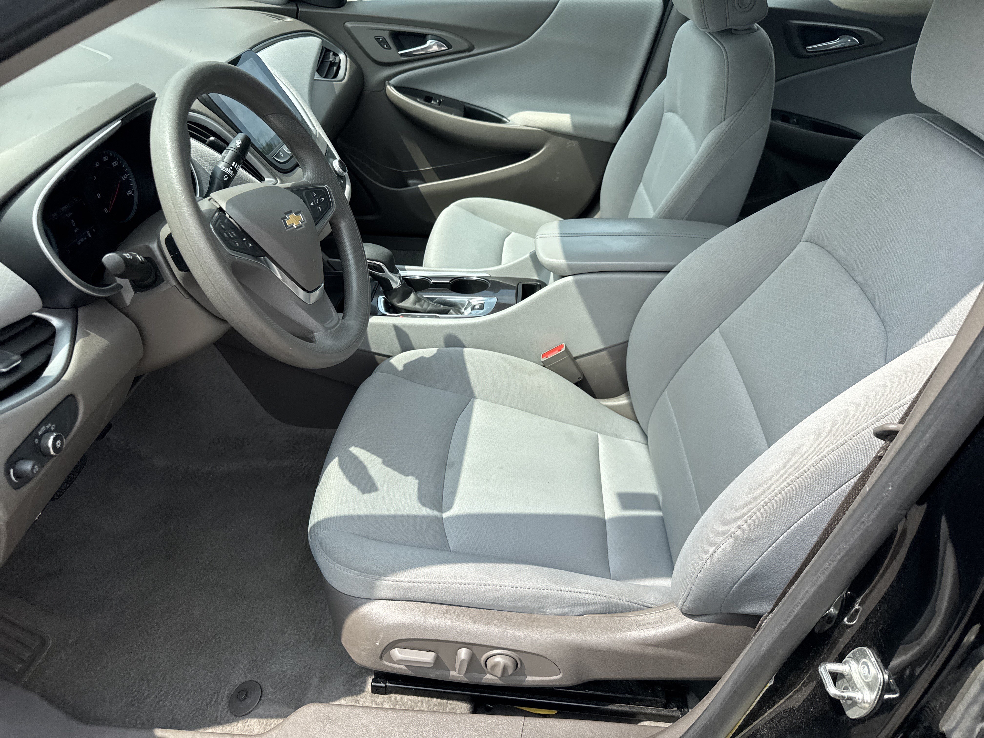 Used 2025 Chevrolet Malibu LT FWD image 5