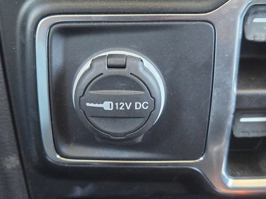 Used 2021 Jeep Wrangler Unlimited Sahara AWD/4WD image 28