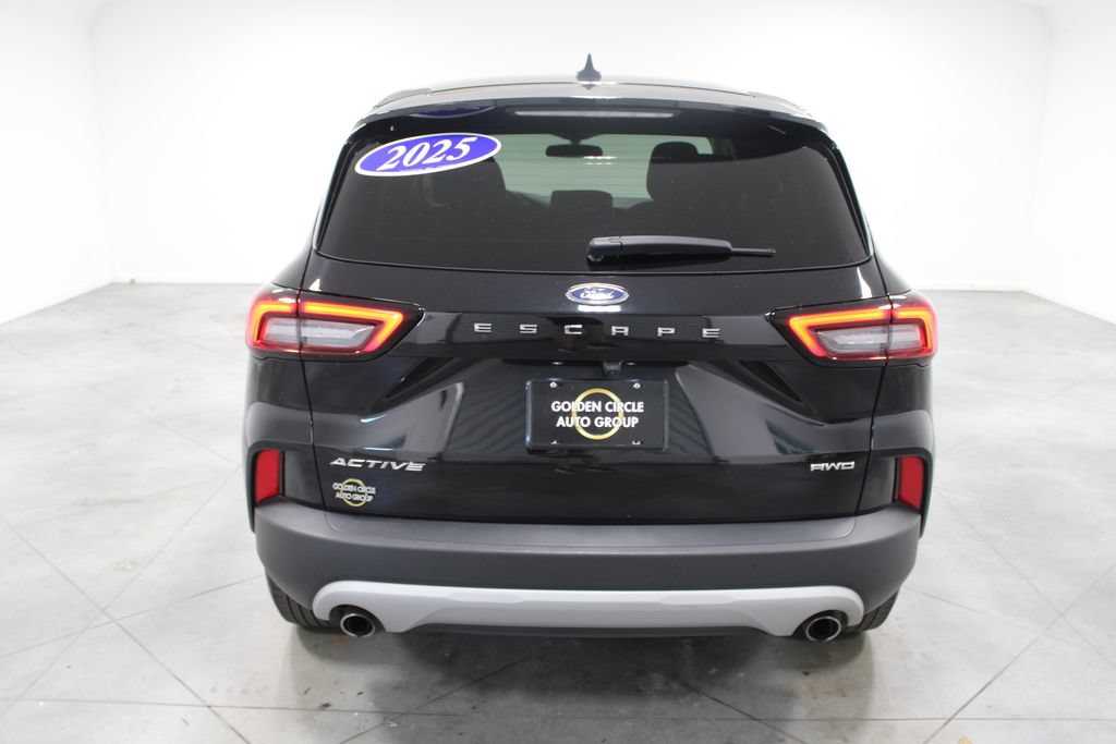 Used 2025 Ford Escape Active AWD/4WD image 8