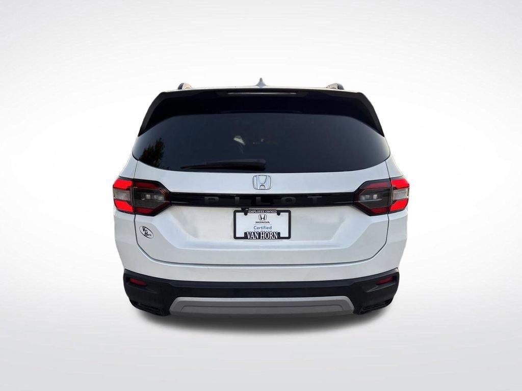 Used 2023 Honda Pilot Sport image 12