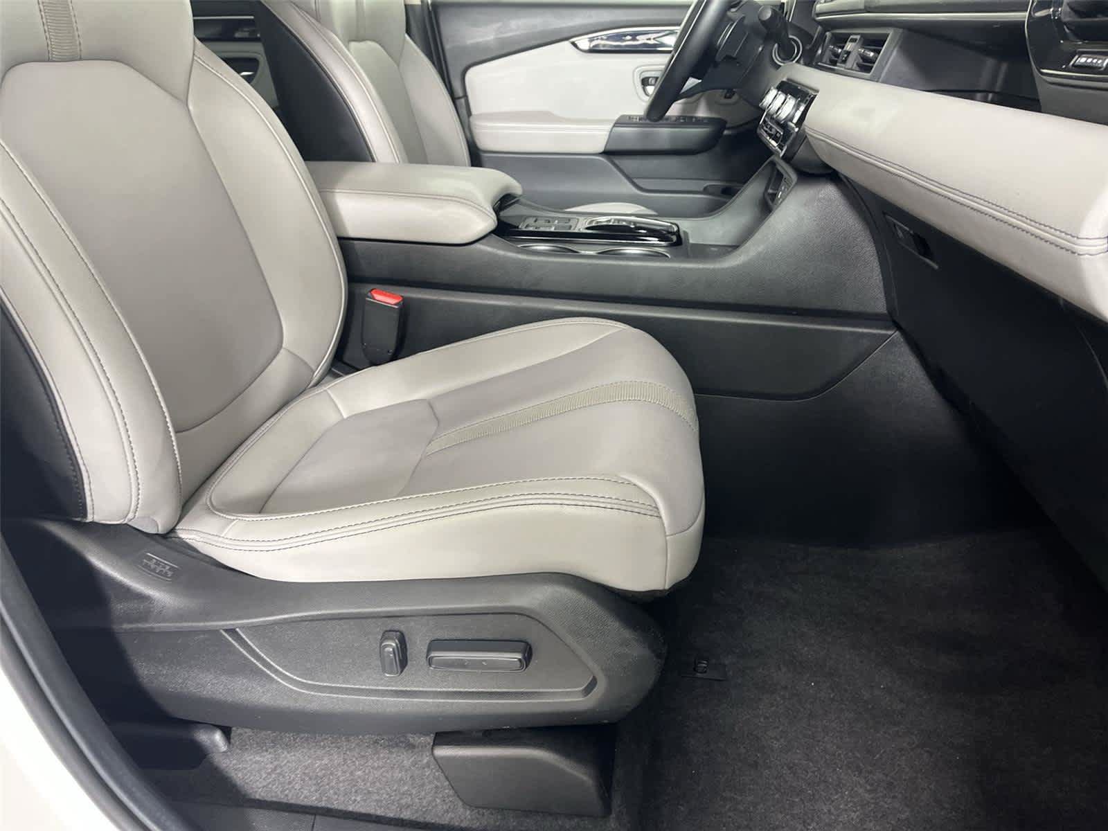 Used 2025 Honda Pilot EX-L image 21