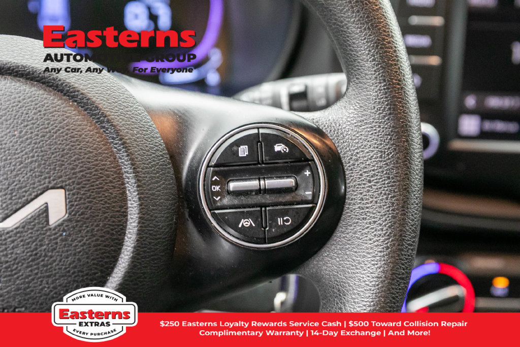 Used 2023 Kia Soul LX FWD image 18