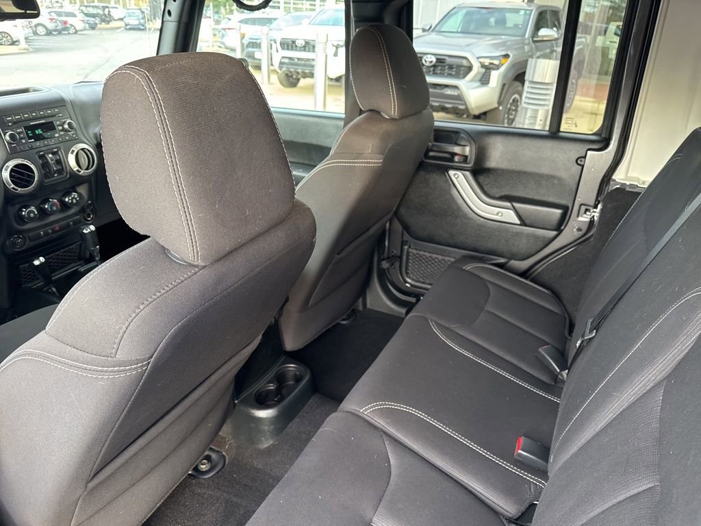 Used 2018 Jeep Wrangler Unlimited Sahara image 19