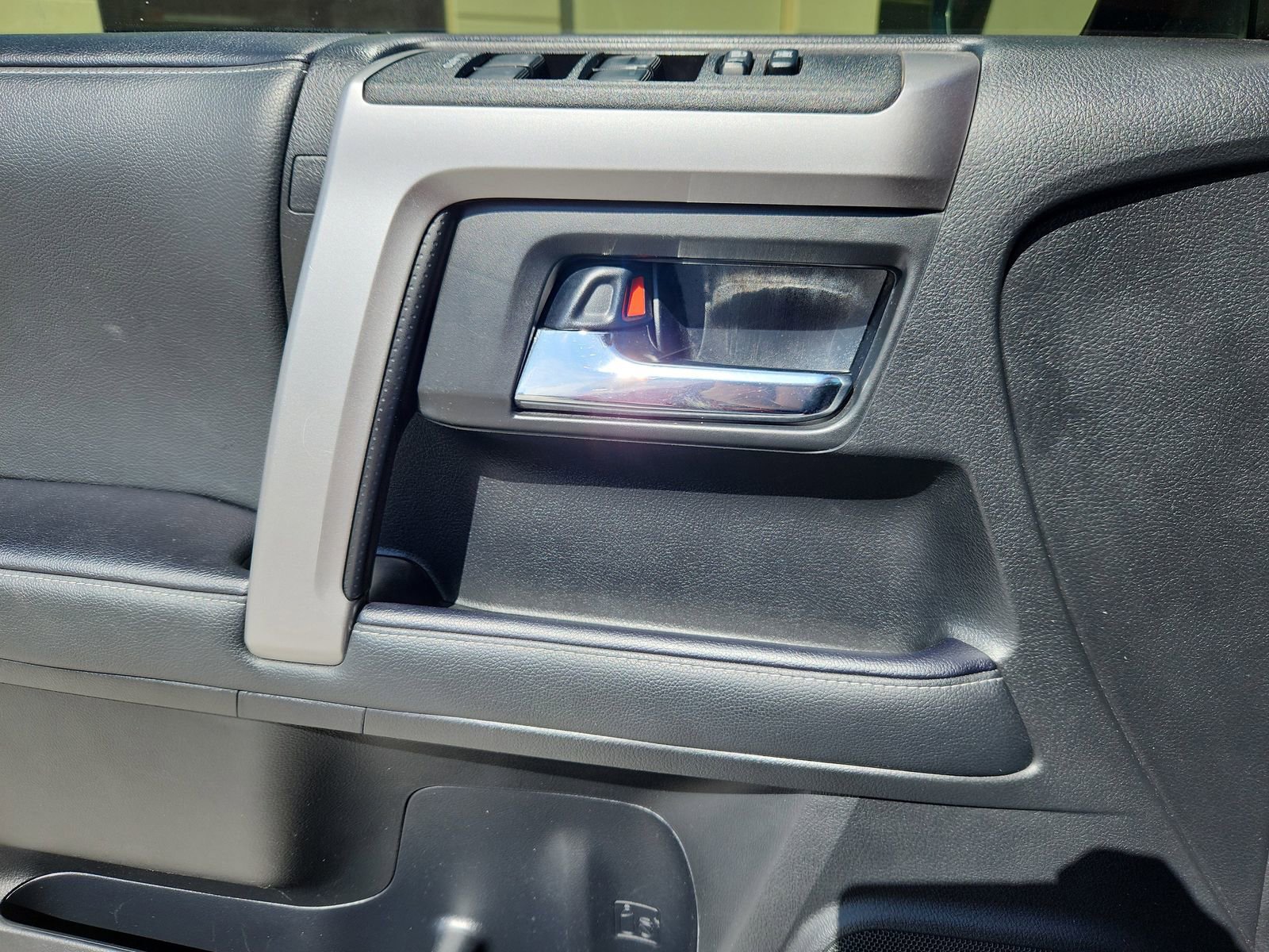 Used 2020 Toyota 4Runner SR5 Premium image 9
