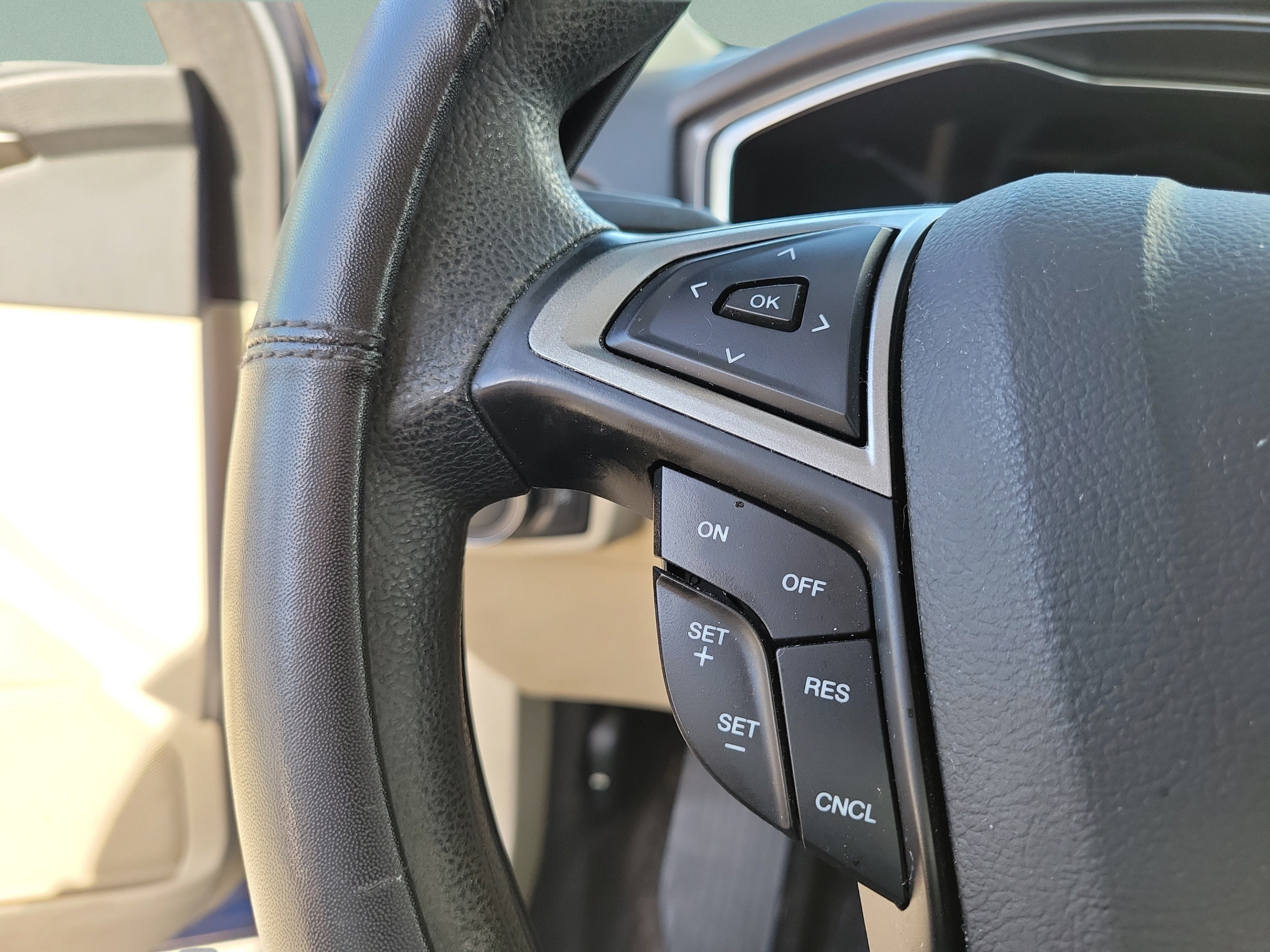 Used 2018 Ford Fusion SE FWD image 23