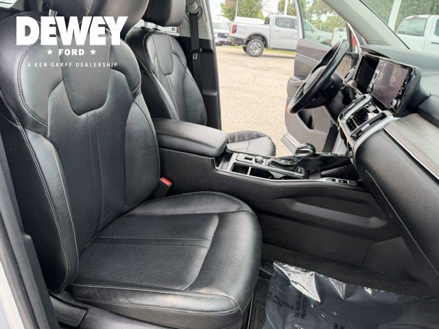 Used 2022 Kia Sorento EX w/ Panoramic Sunroof Package FWD image 43