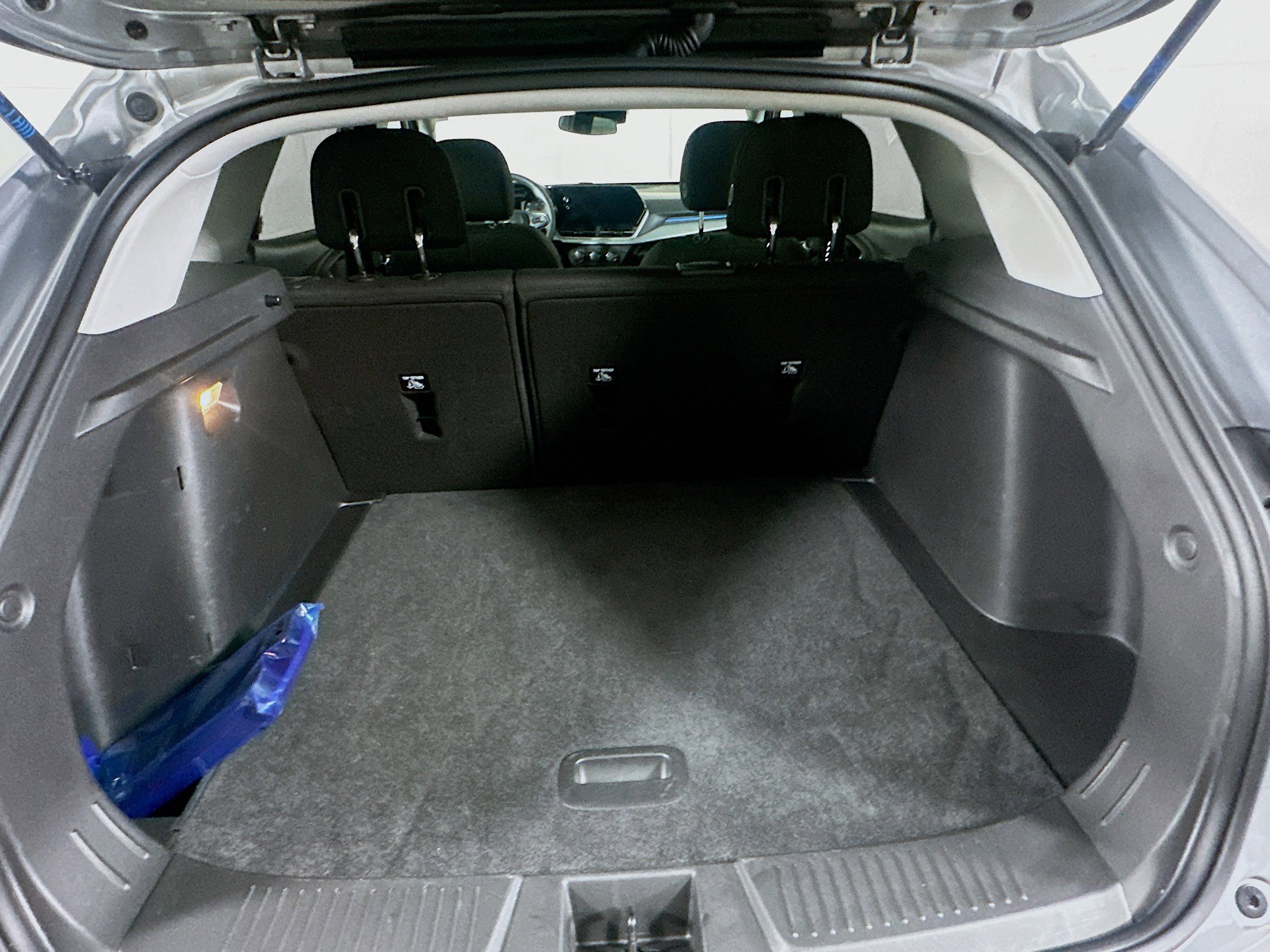 Used 2025 Chevrolet Trax LS FWD image 27