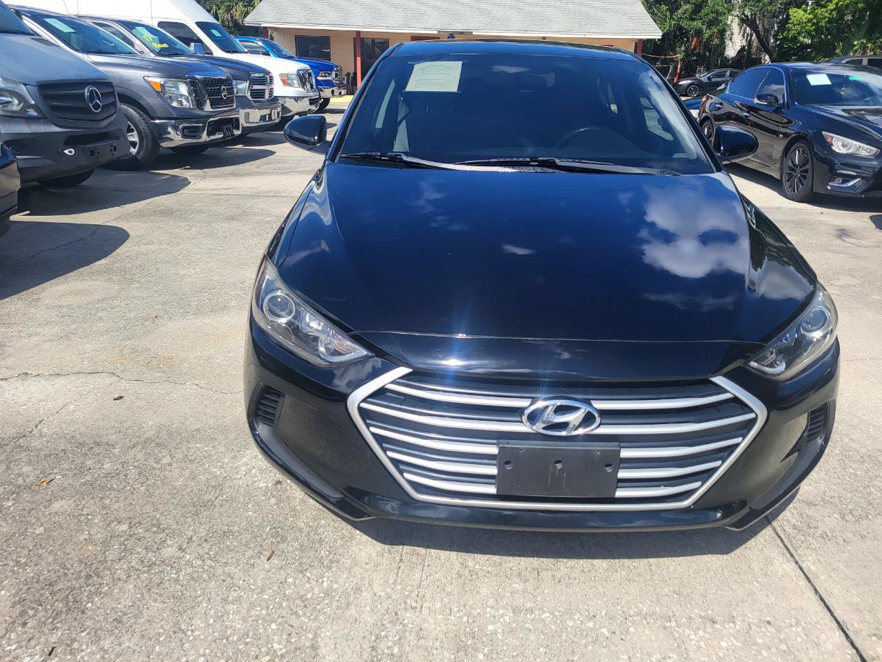 Used 2017 Hyundai Elantra SE FWD image 14