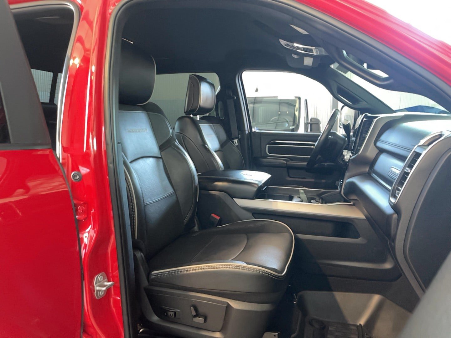 Used 2022 RAM 2500 Laramie AWD/4WD image 20