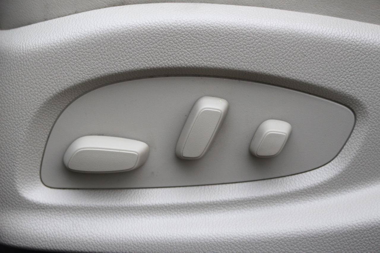Used 2015 Buick LaCrosse Leather FWD image 15