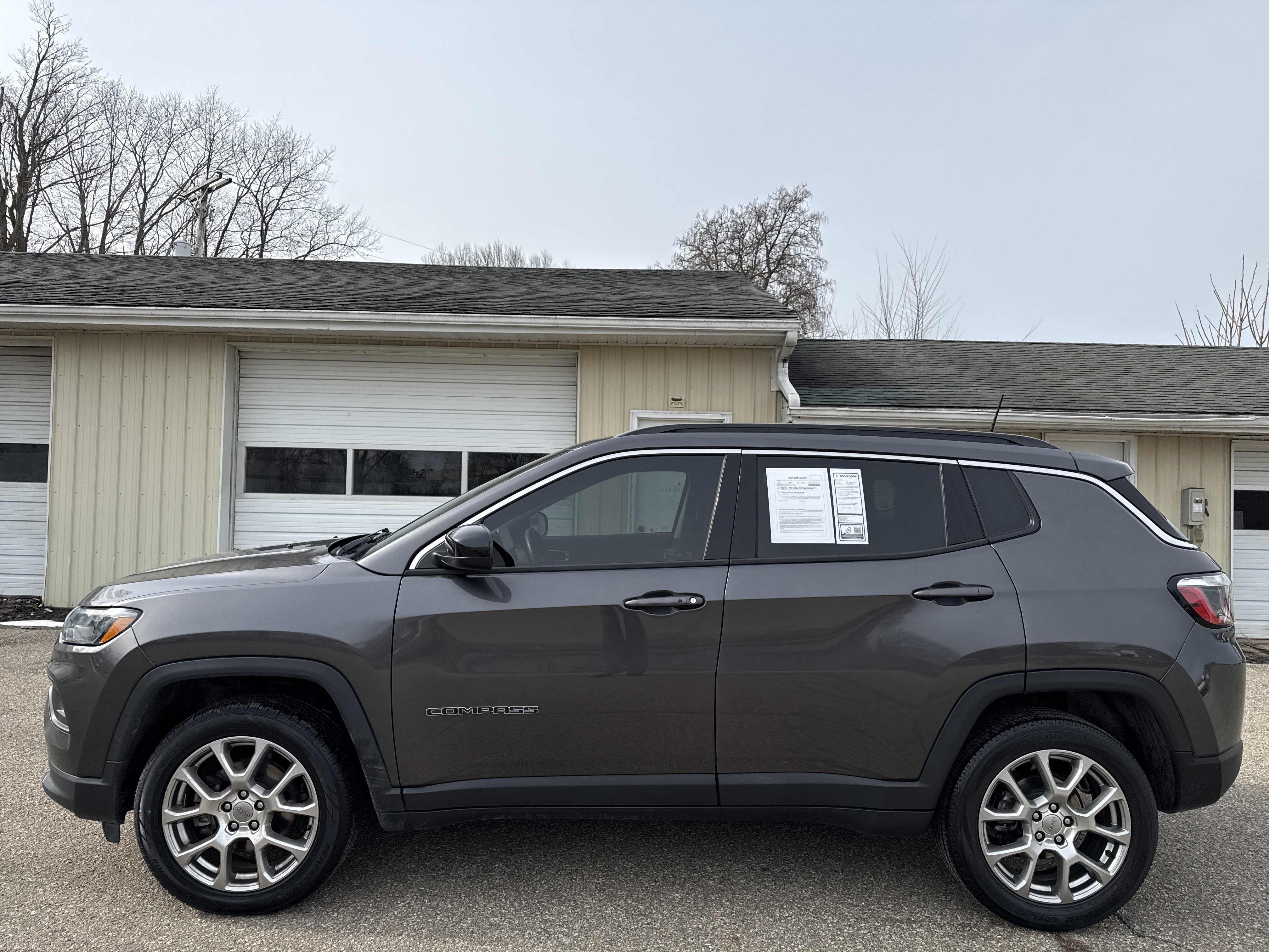 Used 2022 Jeep Compass Latitude image 7