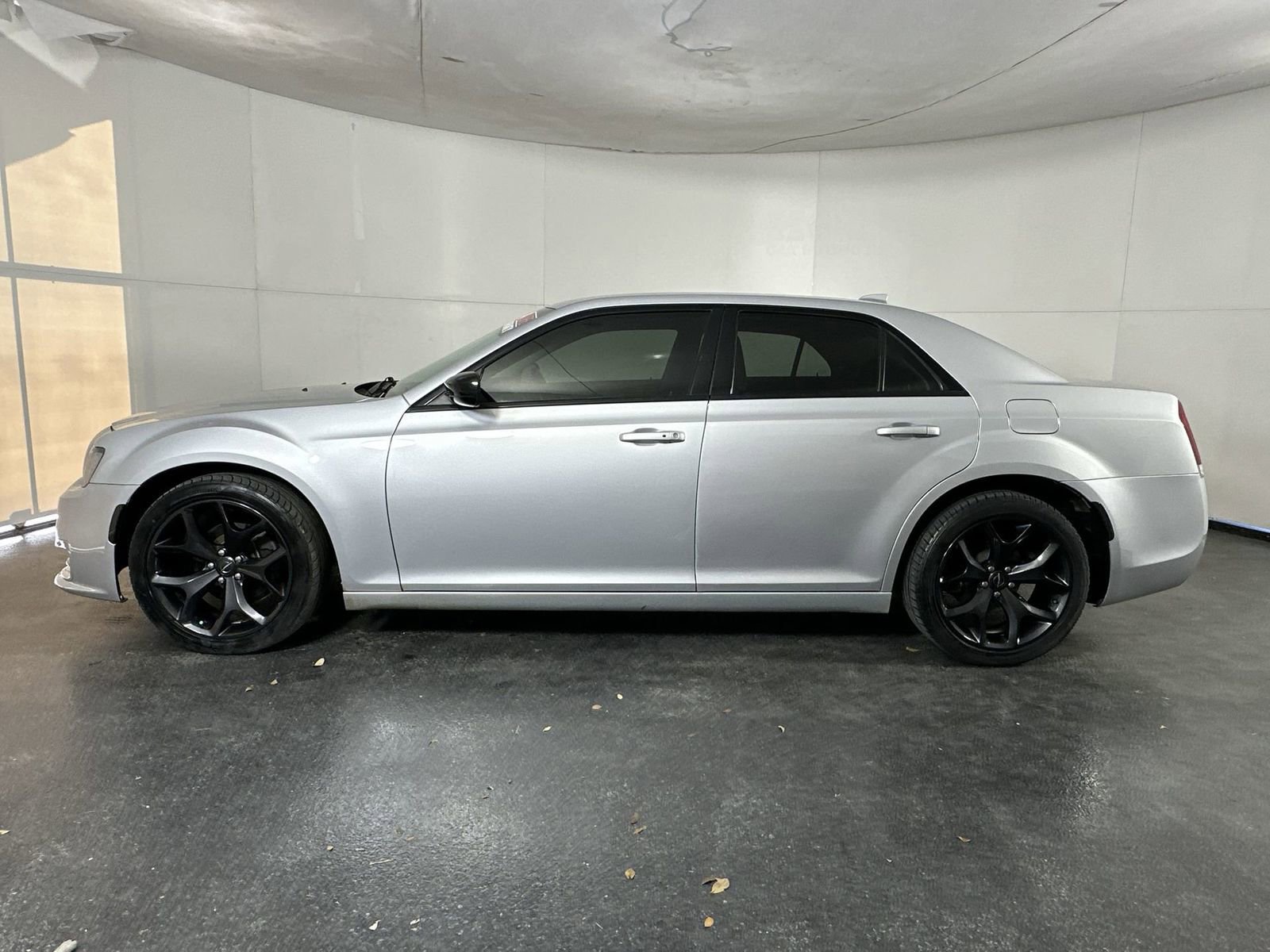 Used 2020 Chrysler 300 Touring w/ Sport Appearance Package image 8
