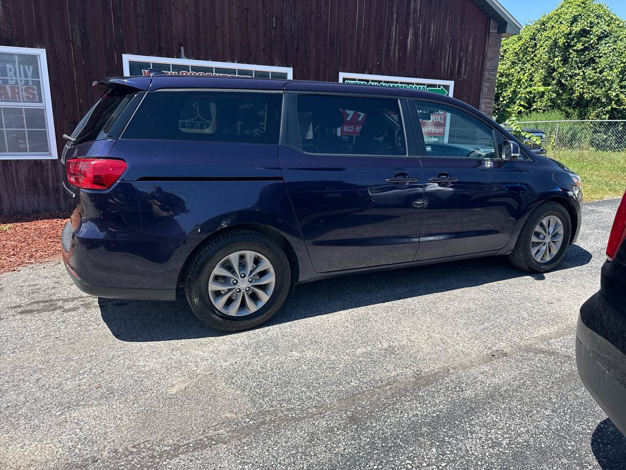 Used 2021 Kia Sedona LX FWD image 11