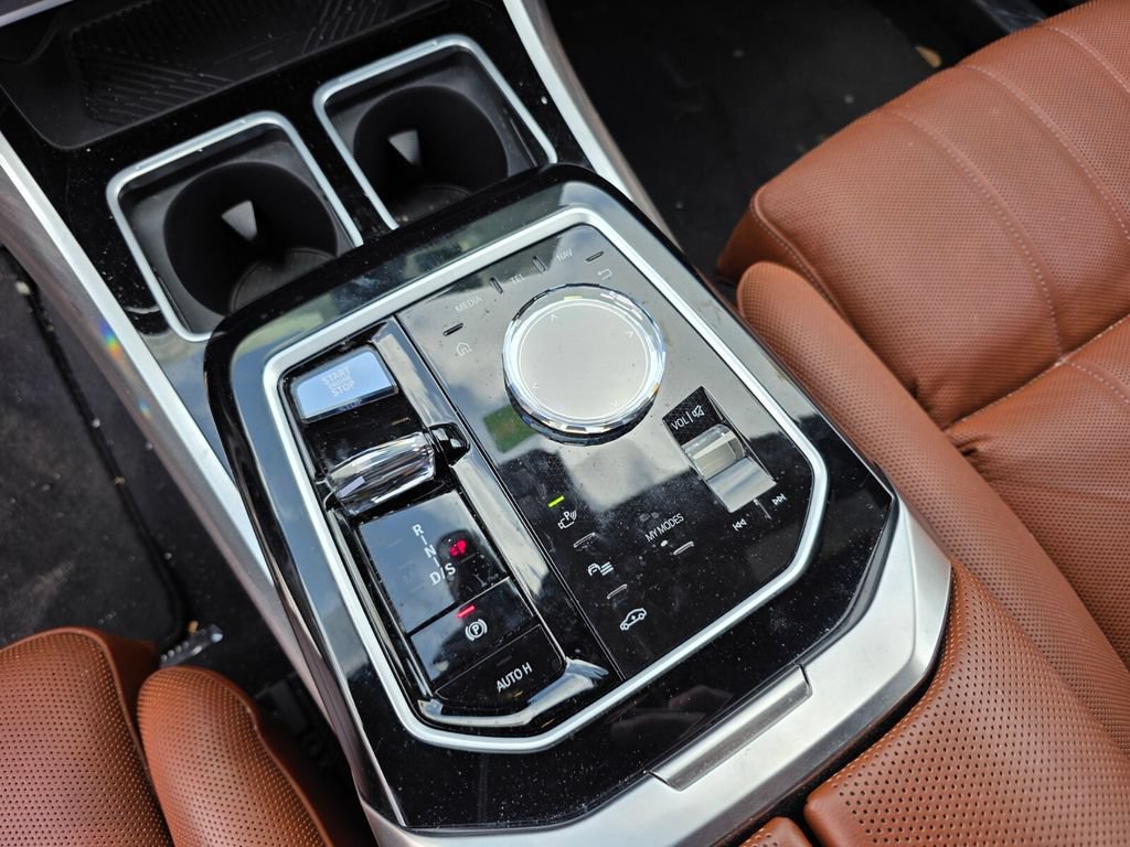 Certified 2023 BMW 760i xDrive AWD/4WD image 18
