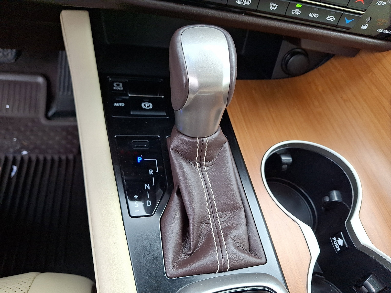 Used 2019 Lexus RX 350 AWD w/ Navigation Package image 22