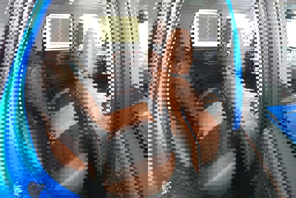 Certified 2025 Ford Bronco Sport Outer Banks w/ Outer Banks Tech Package+ image 32