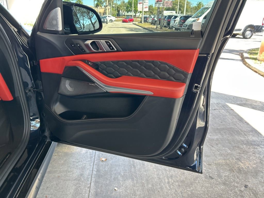 Used 2020 BMW X5 M Competition w/ Executive Package image 26