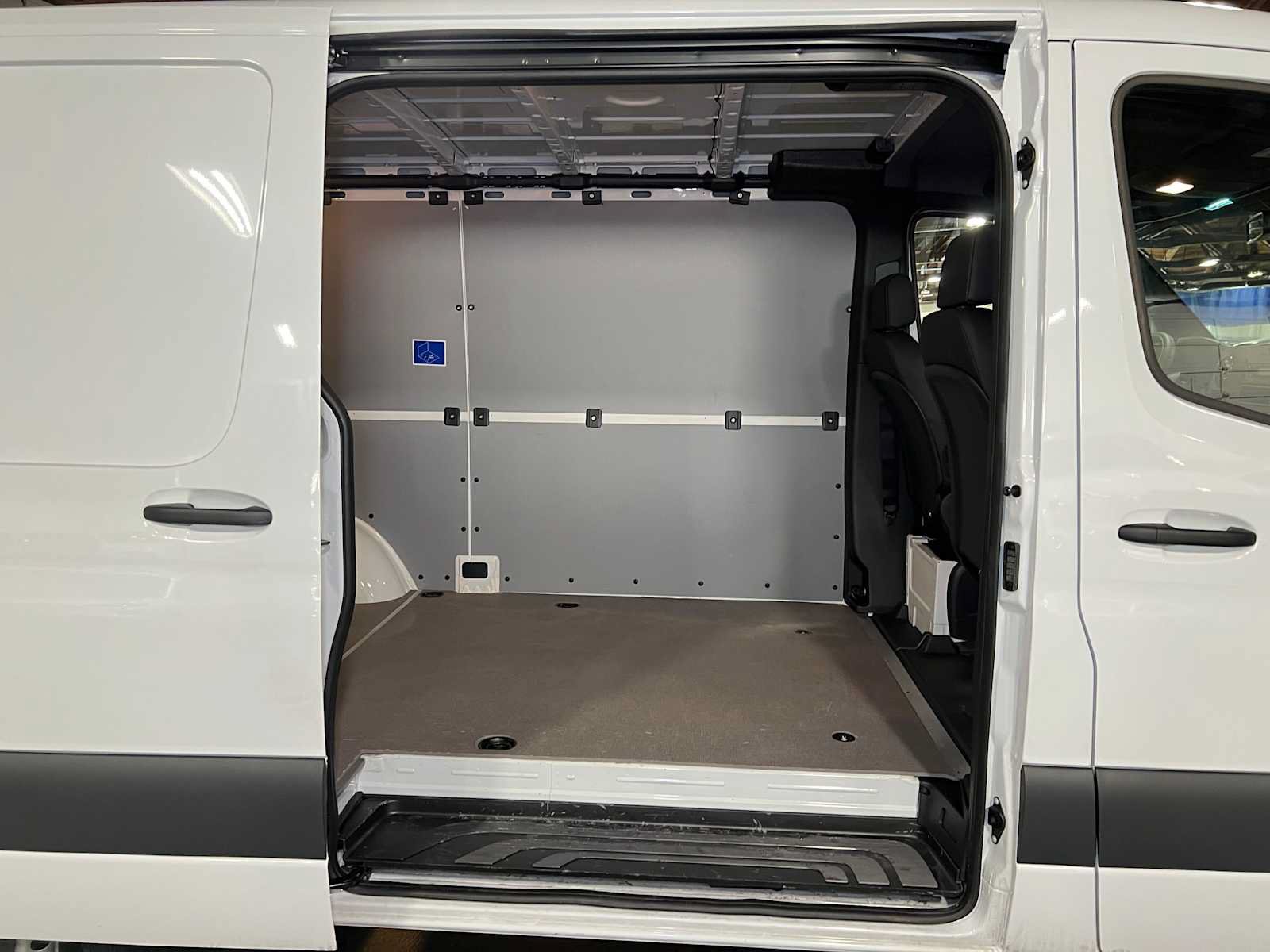 Used 2025 Mercedes-Benz Sprinter 2500 image 11