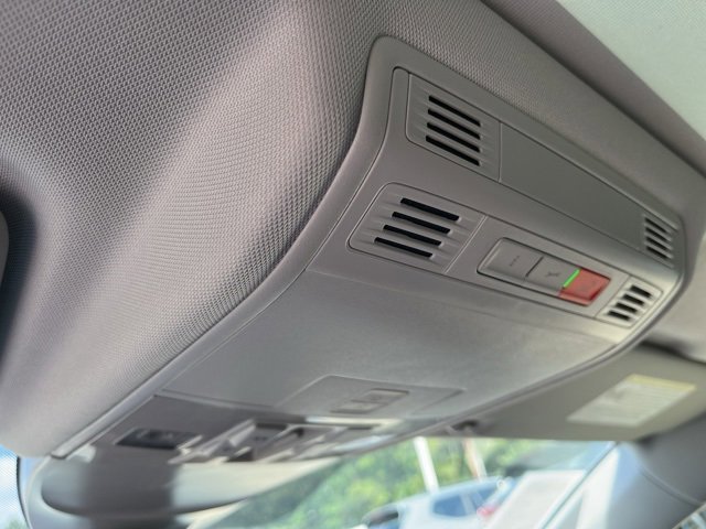 New 2025 Volkswagen Taos SE image 24