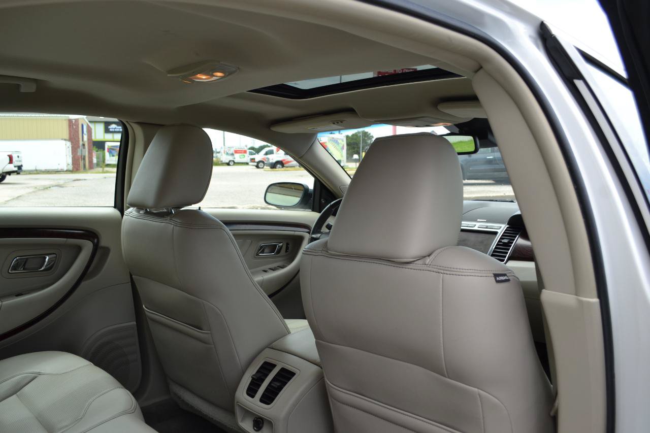 Used 2010 Ford Taurus Limited AWD/4WD image 41