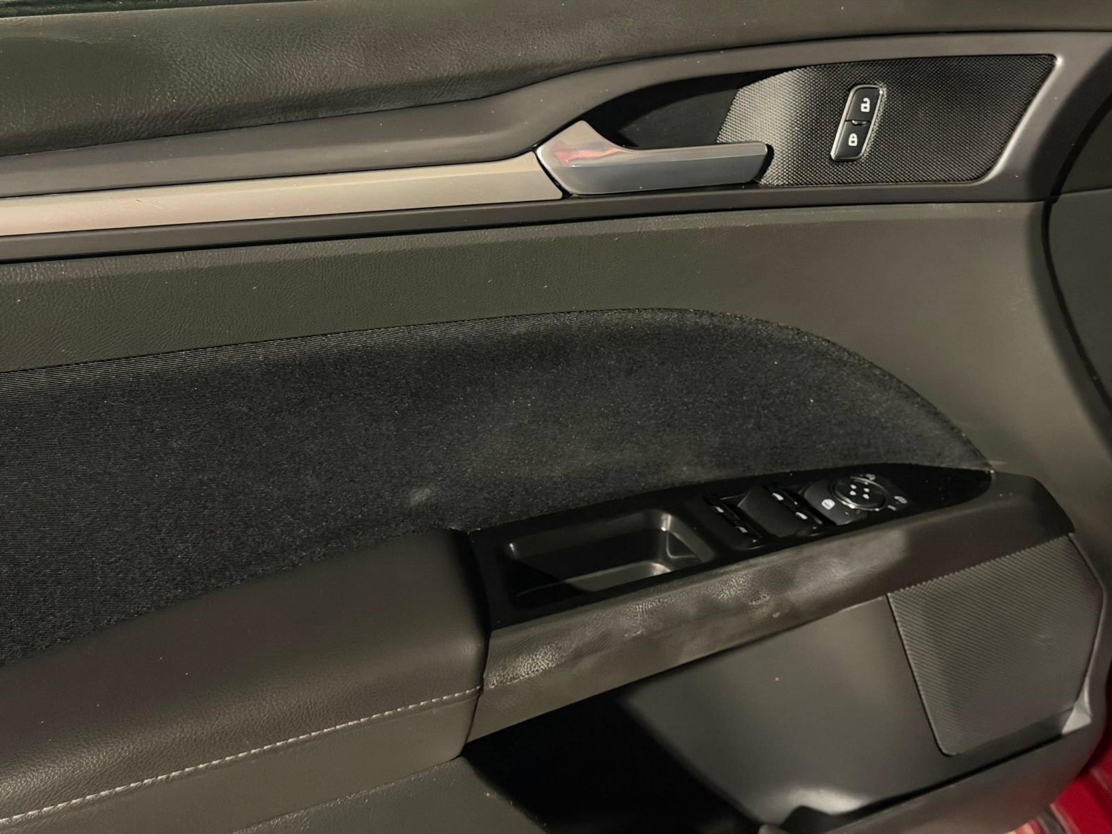 Used 2015 Ford Fusion SE FWD image 13