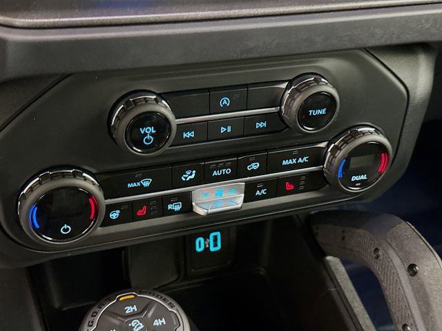 Used 2025 Ford Bronco Badlands AWD/4WD image 16