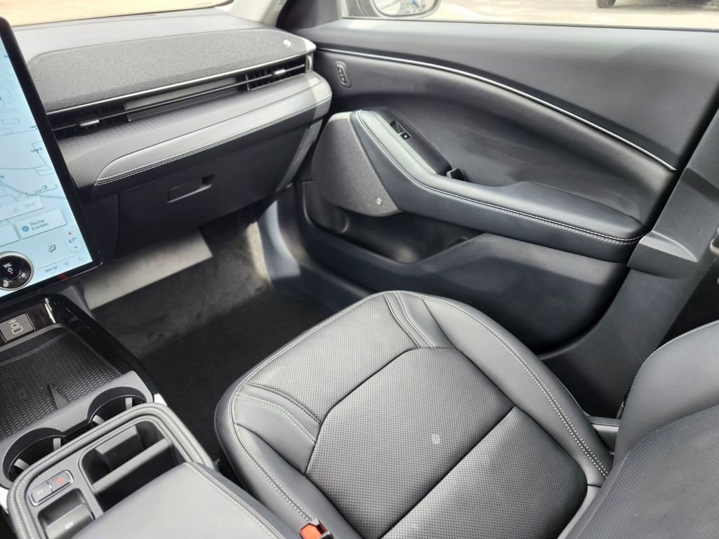 Certified 2025 Ford Mustang Mach-E Premium RWD image 15