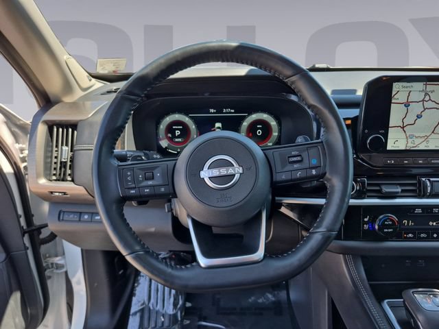 Used 2024 Nissan Pathfinder Platinum AWD/4WD image 13