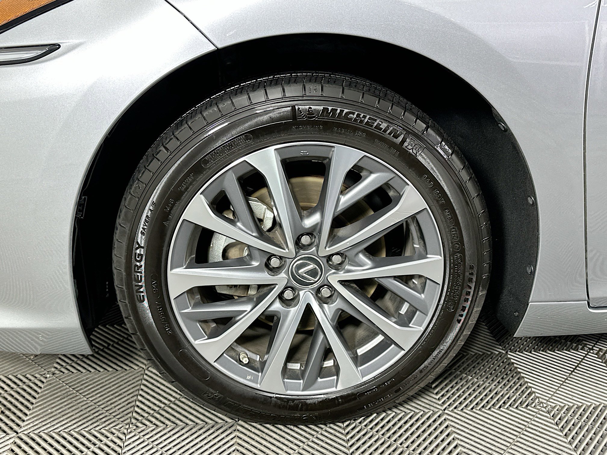 Certified 2025 Lexus ES 350 image 35