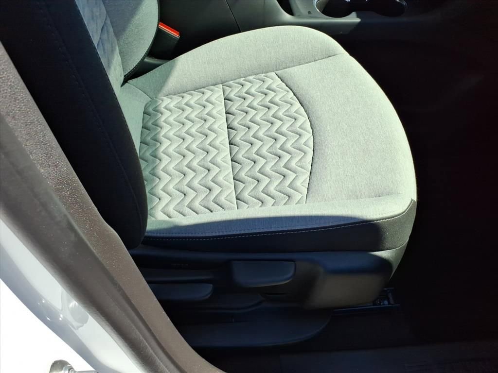 Used 2023 Chevrolet Equinox LT w/ Driver Convenience Package image 18