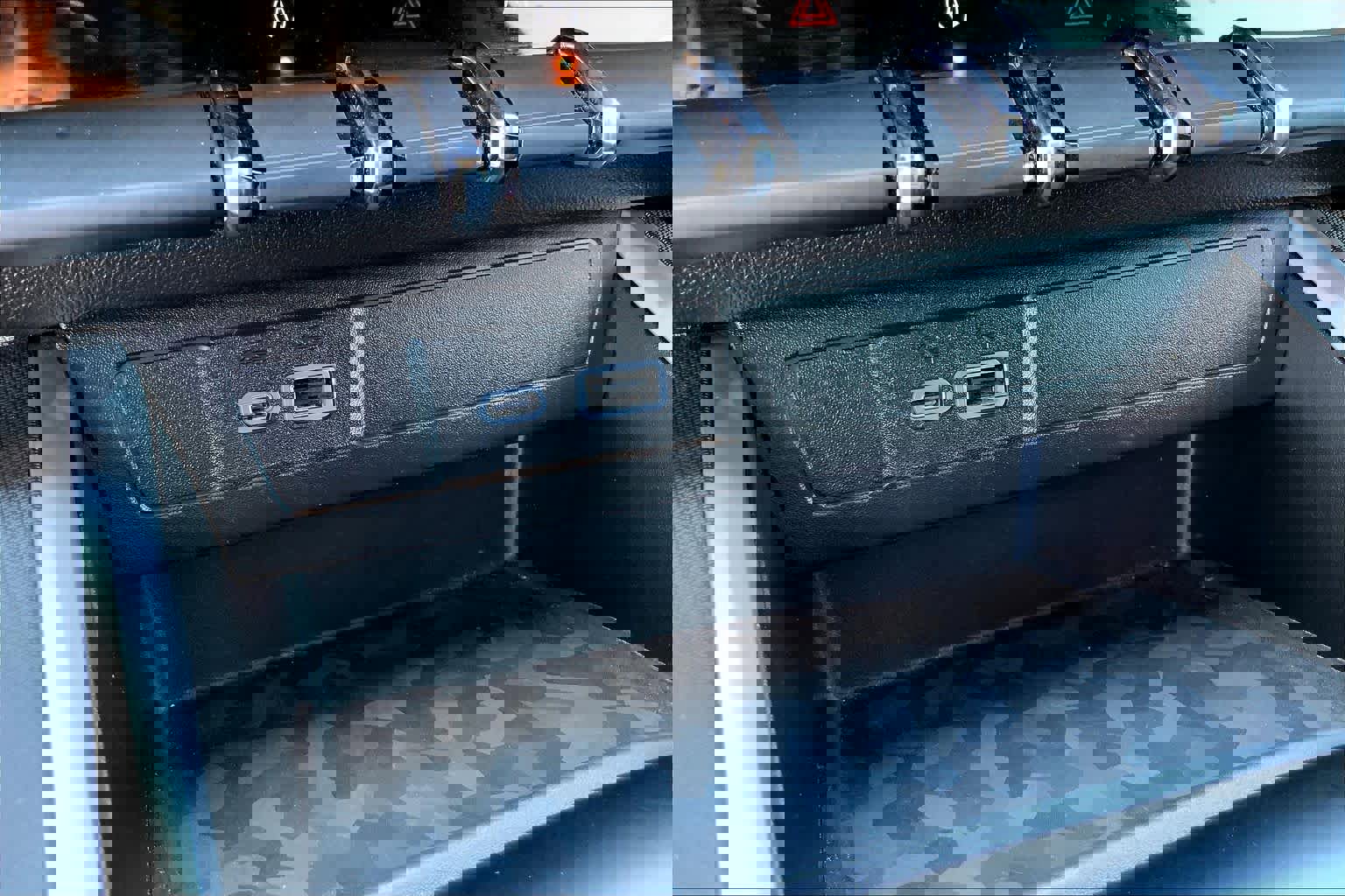 Used 2024 Chevrolet Colorado Trail Boss w/ Technology Package AWD/4WD image 34