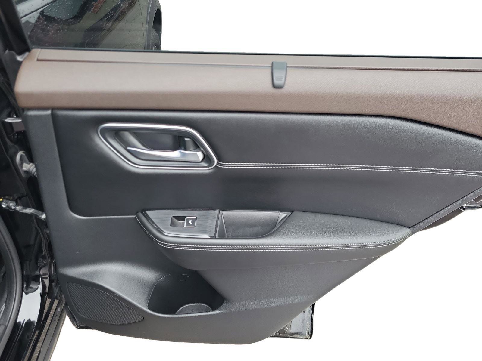 Used 2023 Nissan Rogue Platinum image 26