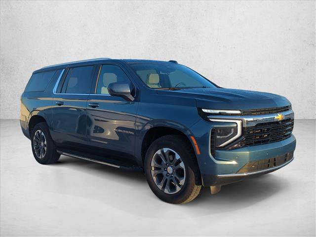 Used 2025 Chevrolet Suburban LS AWD/4WD image 3