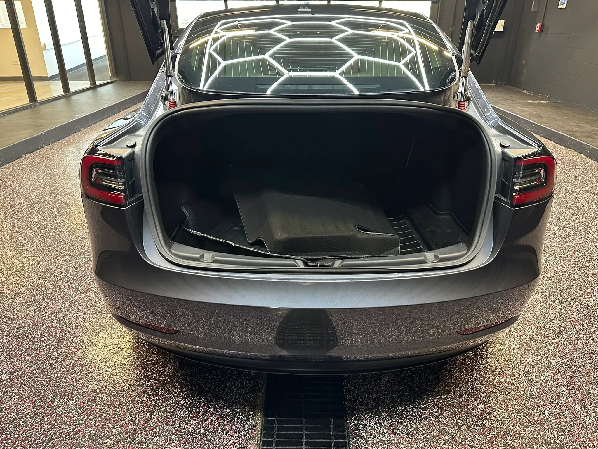 Used 2018 Tesla Model 3 Long Range AWD/4WD image 24