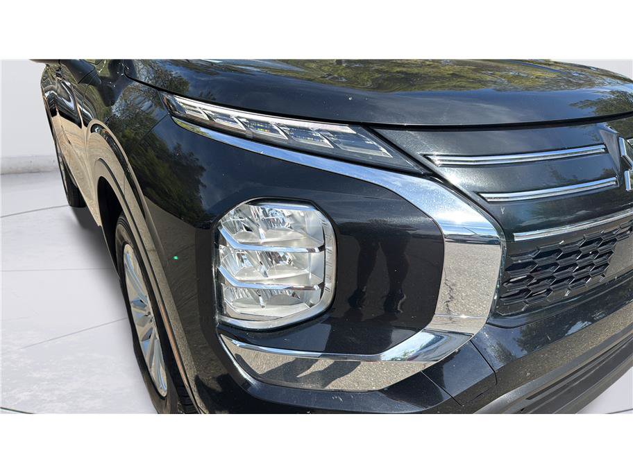 Used 2025 Mitsubishi Outlander ES FWD image 9