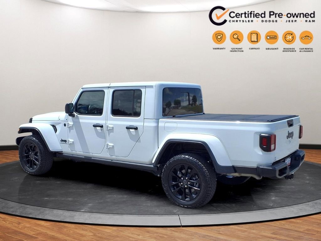 Used 2025 Jeep Gladiator Sport AWD/4WD image 3