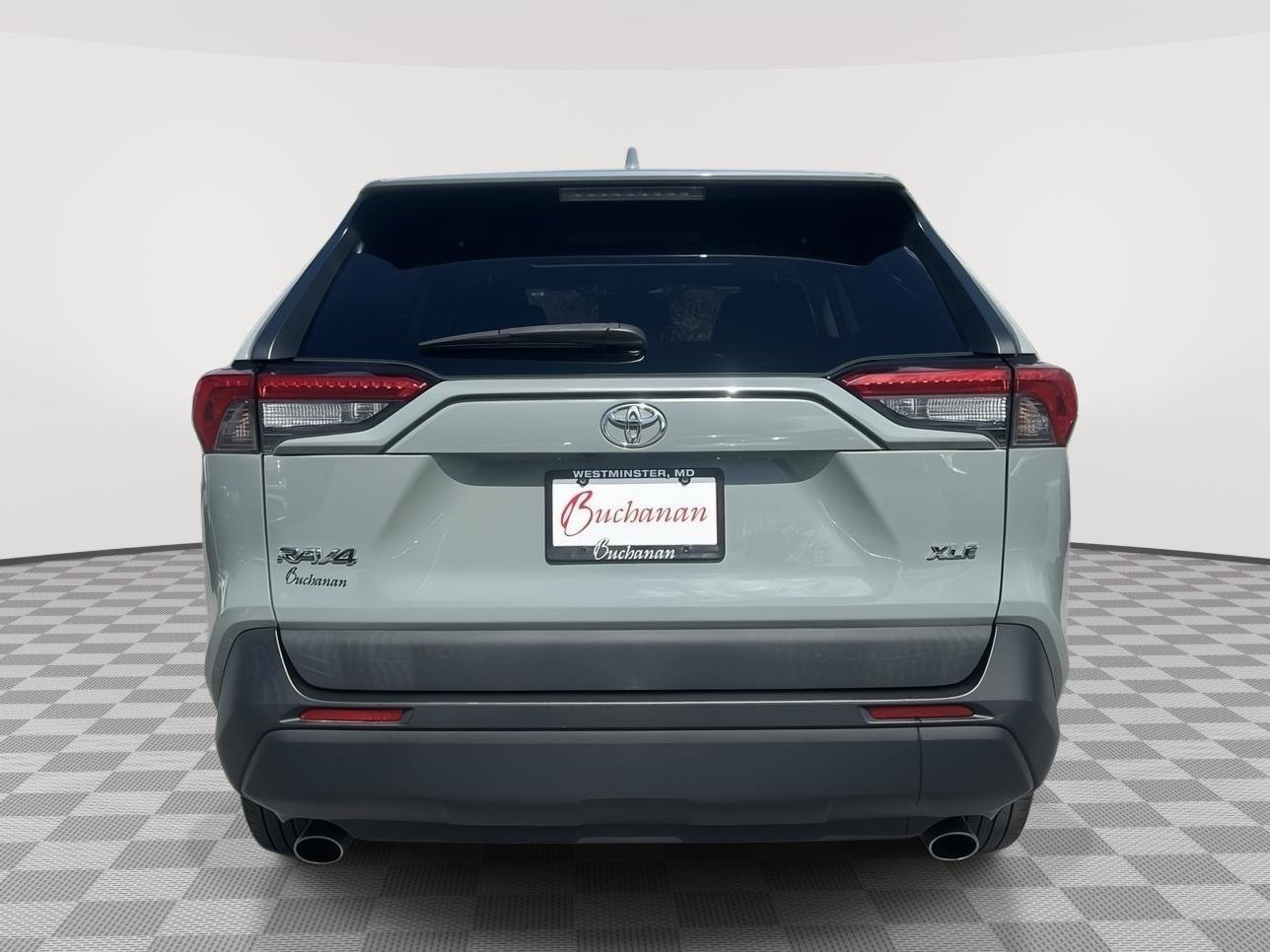 Used 2019 Toyota RAV4 XLE FWD image 6