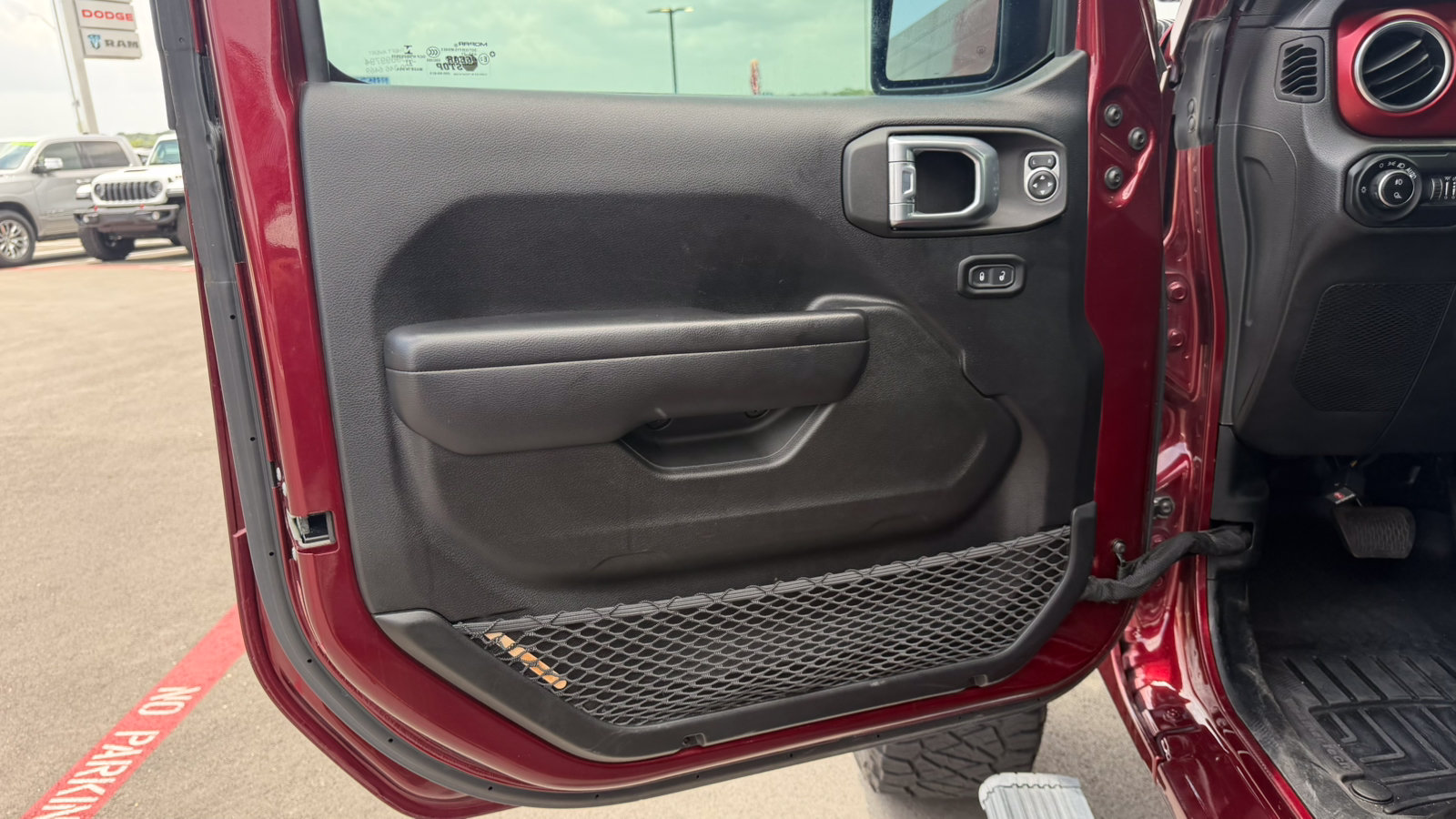 Used 2021 Jeep Gladiator Rubicon AWD/4WD image 8