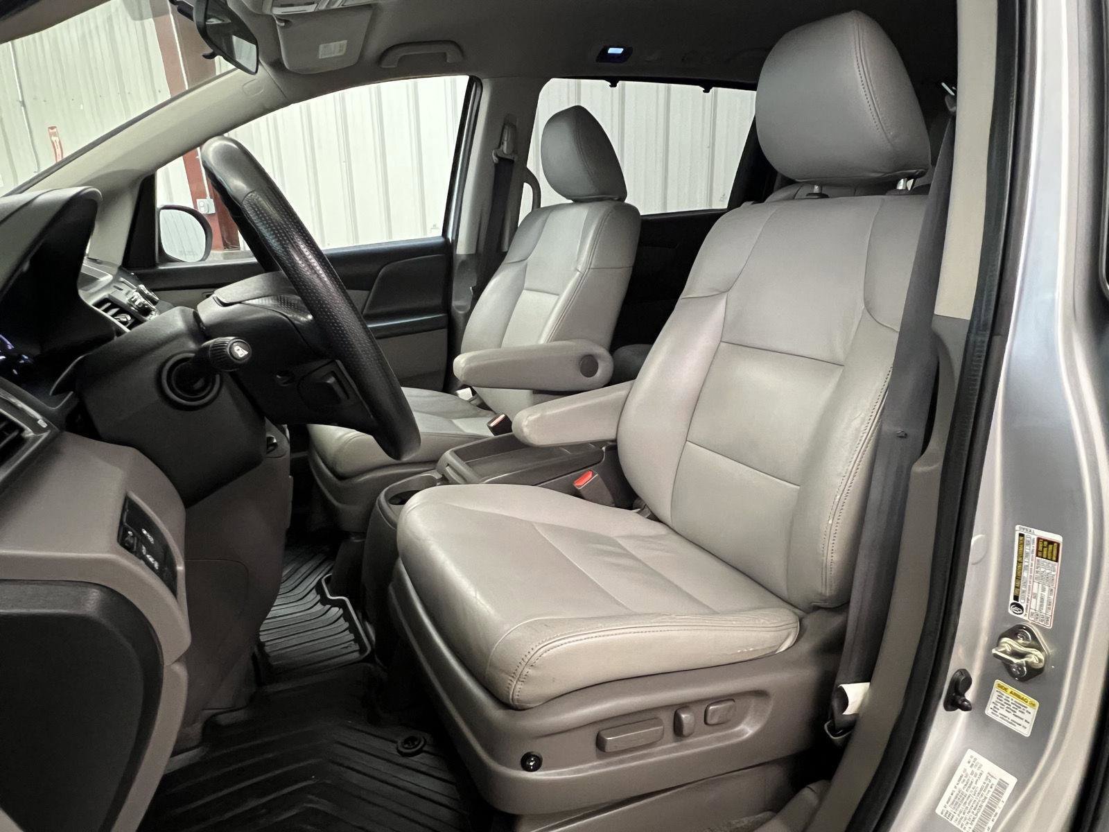 Used 2014 Honda Odyssey EX image 3