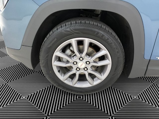 Used 2024 GMC Terrain SLT AWD/4WD image 9
